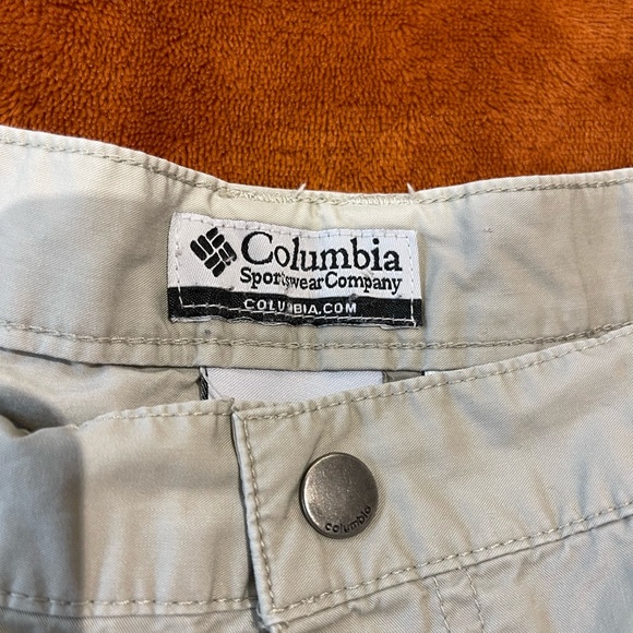 Women’s Columbia Shorts - Picture 8 of 10